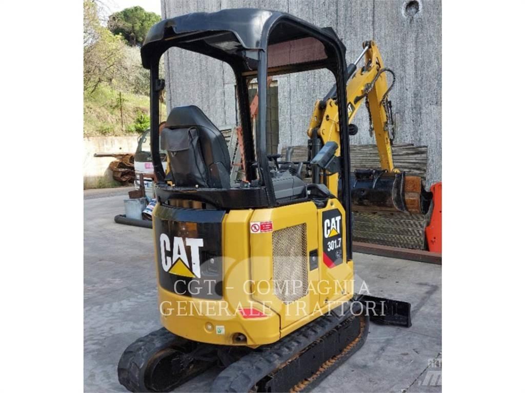 CAT 301.7 حفارات زحافة
