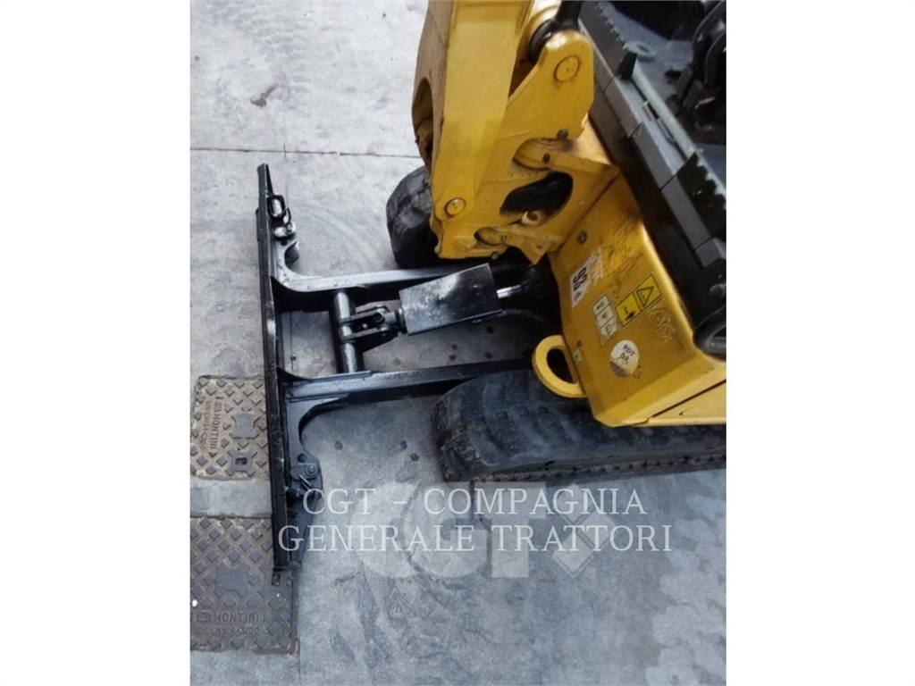 CAT 301.7 حفارات زحافة