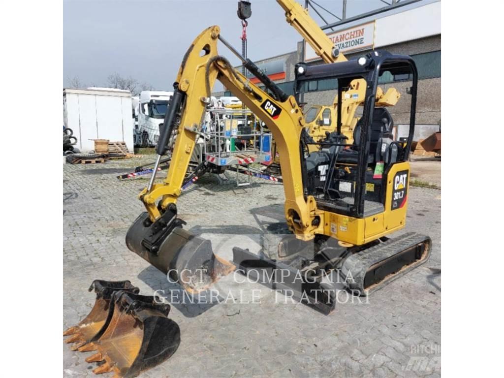 CAT 301.7 حفارات زحافة