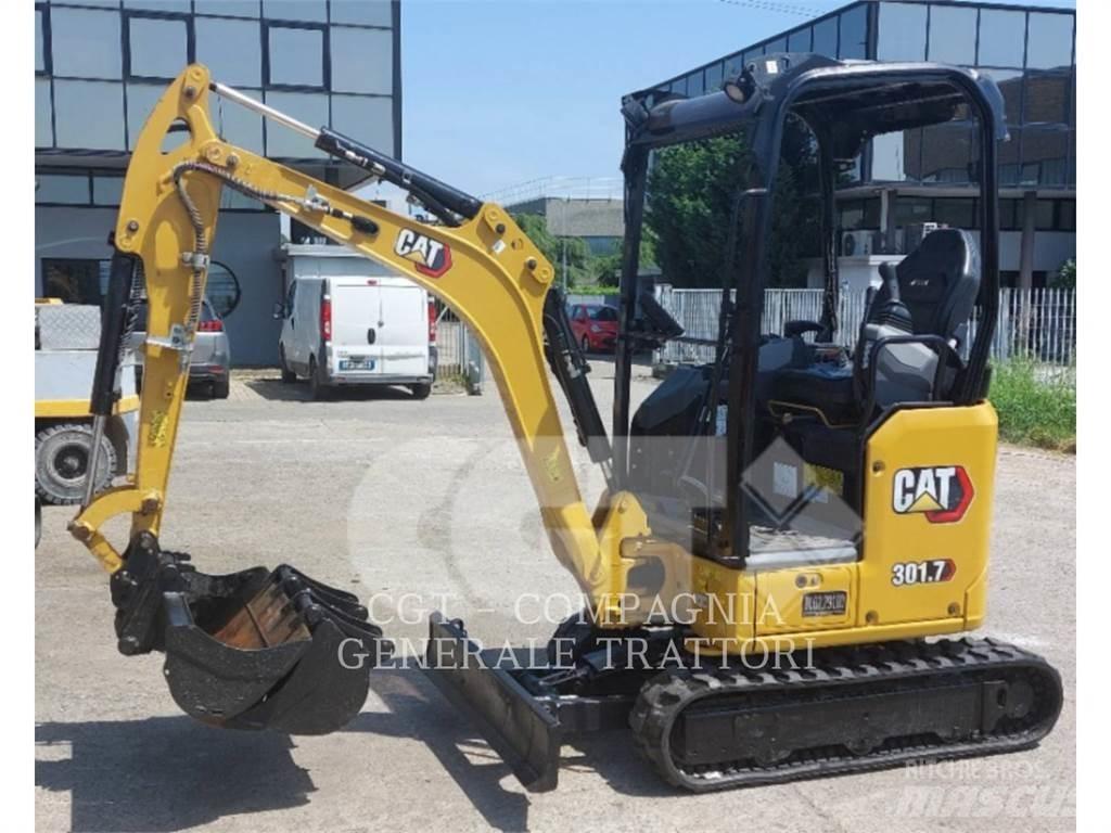 CAT 301.7 حفارات زحافة