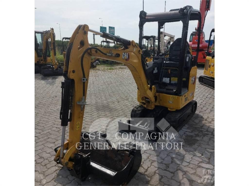 CAT 301.7 حفارات زحافة