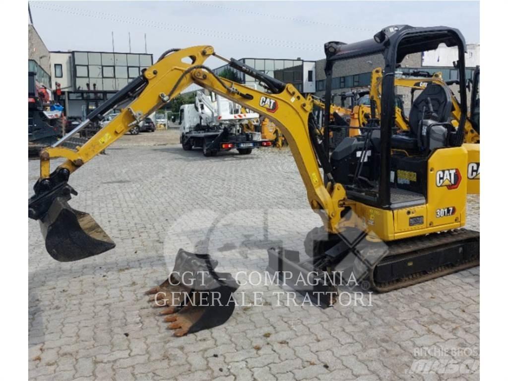 CAT 301.7 حفارات زحافة