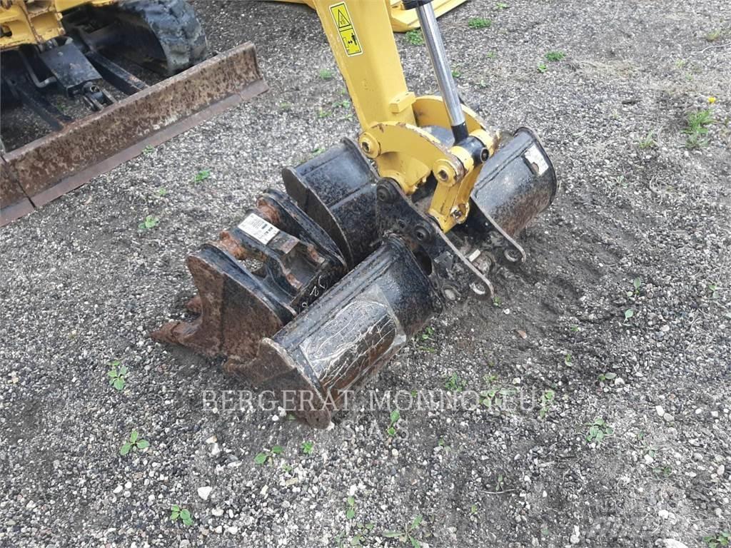 CAT 301.7 حفارات زحافة