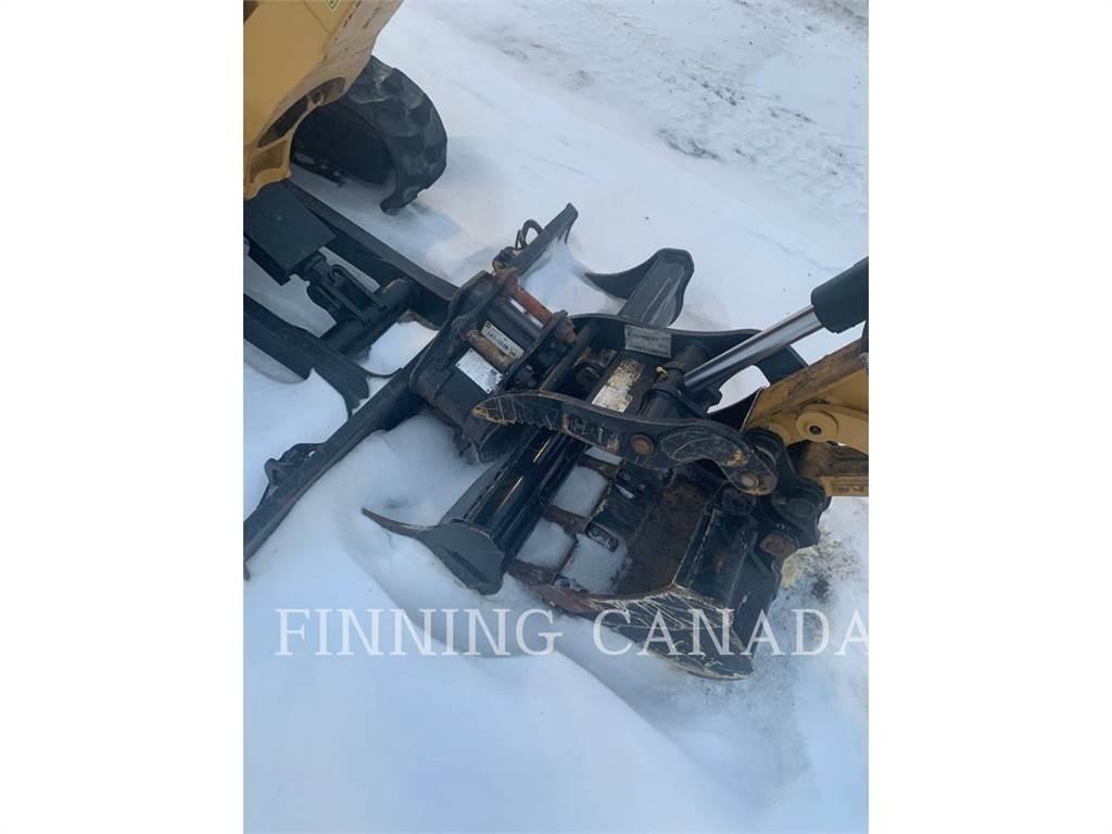 CAT 301.7 حفارات زحافة