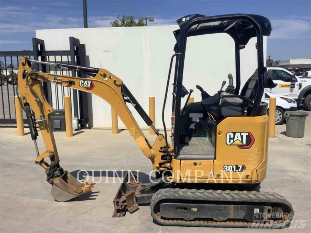 CAT 301.7 حفارات زحافة