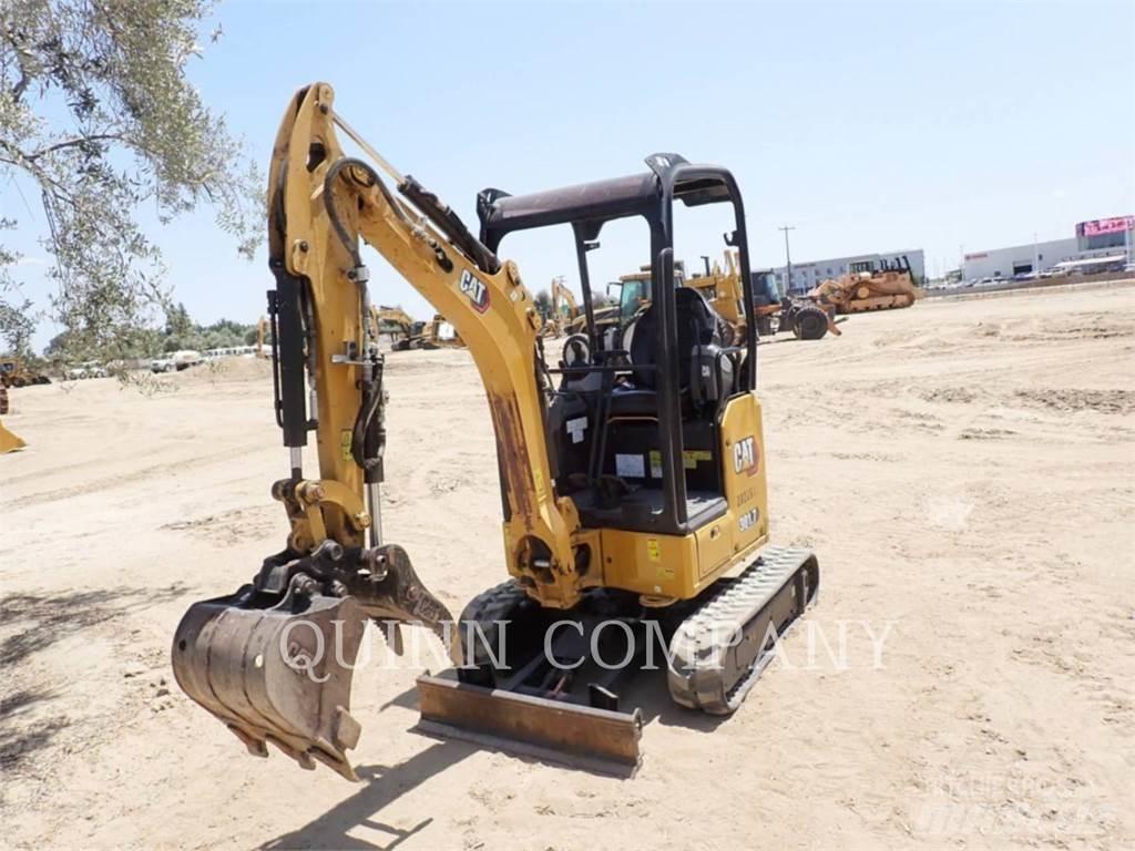 CAT 301.7 حفارات زحافة