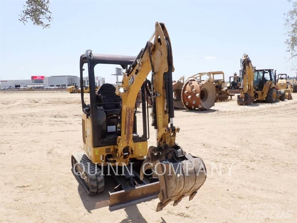 CAT 301.7 حفارات زحافة