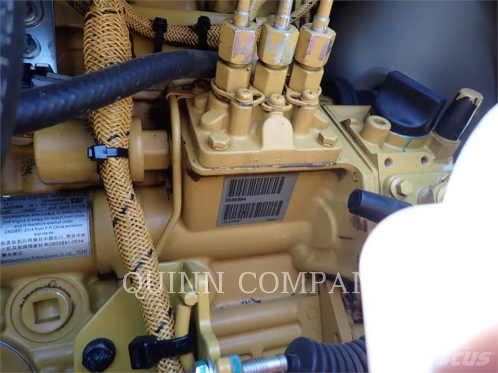 CAT 301.7 حفارات زحافة