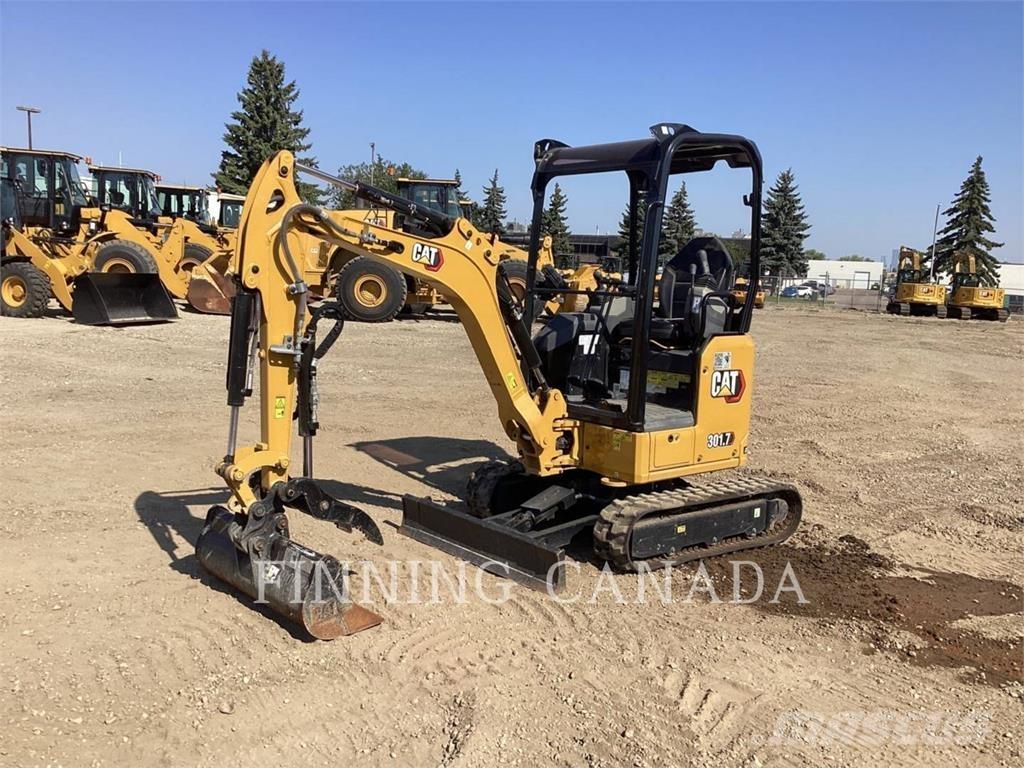 CAT 301.7 حفارات زحافة