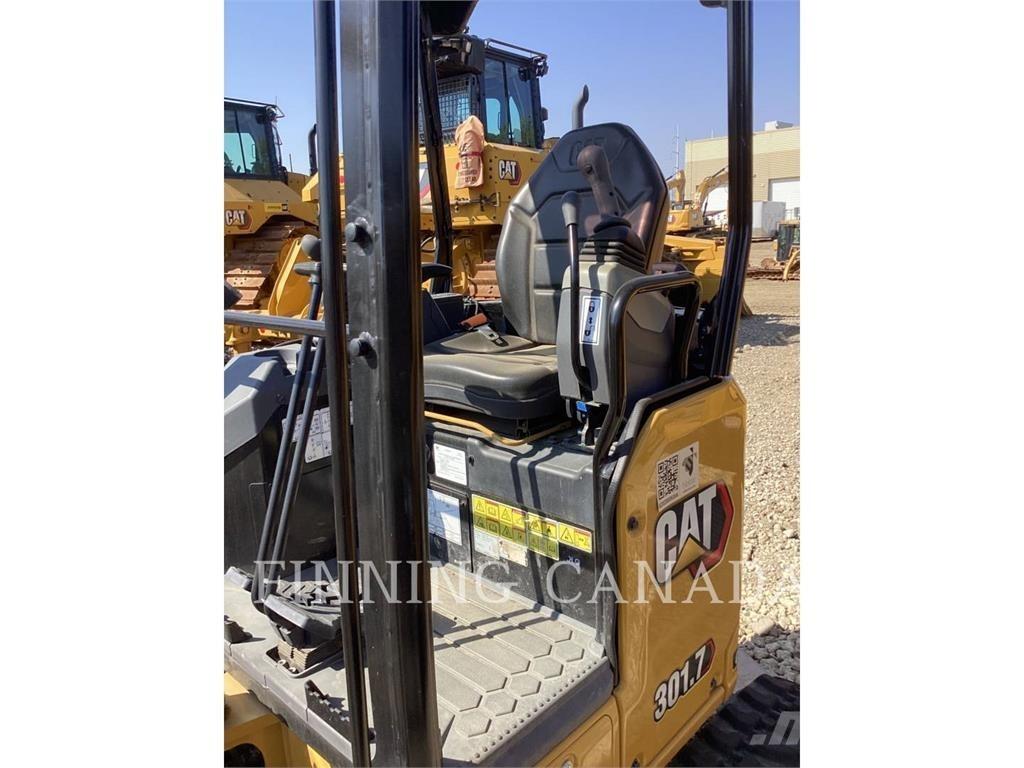 CAT 301.7 حفارات زحافة