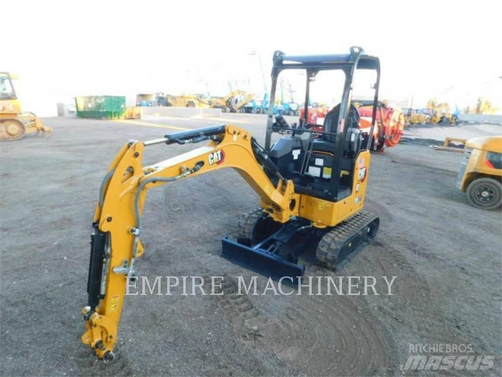 CAT 301.7-05 حفارات زحافة
