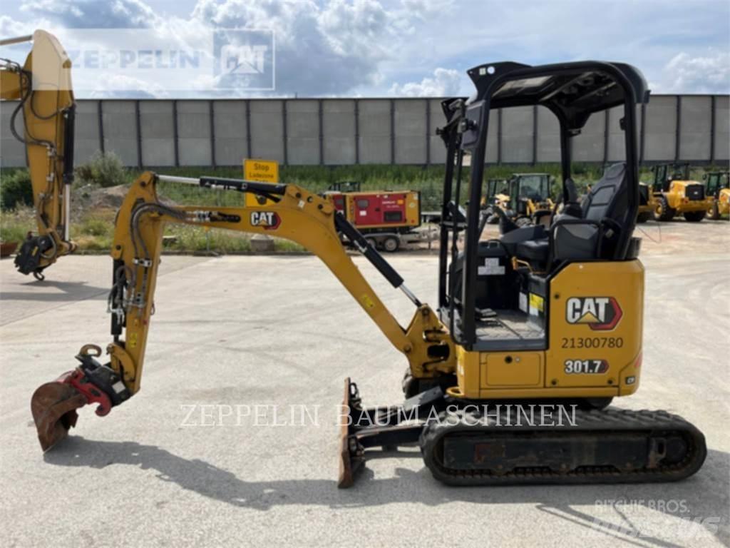 CAT 301.7-05A حفارات زحافة