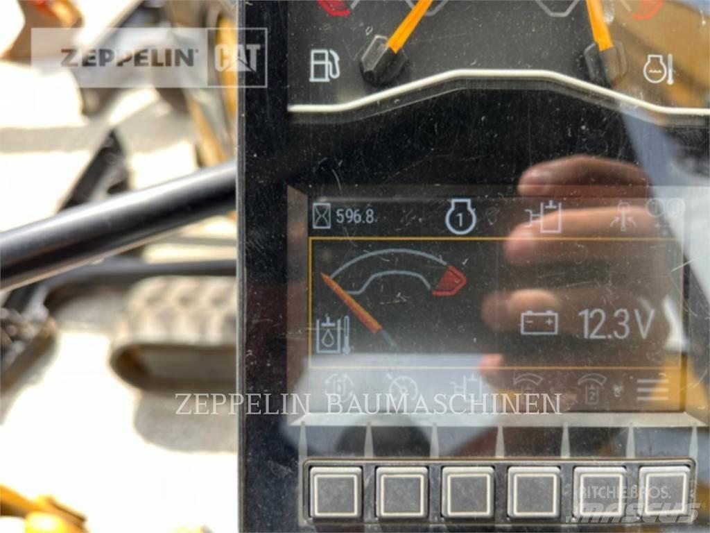 CAT 301.7-05A حفارات زحافة
