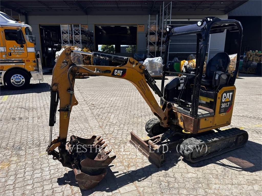CAT 301.7-05CR حفارات زحافة