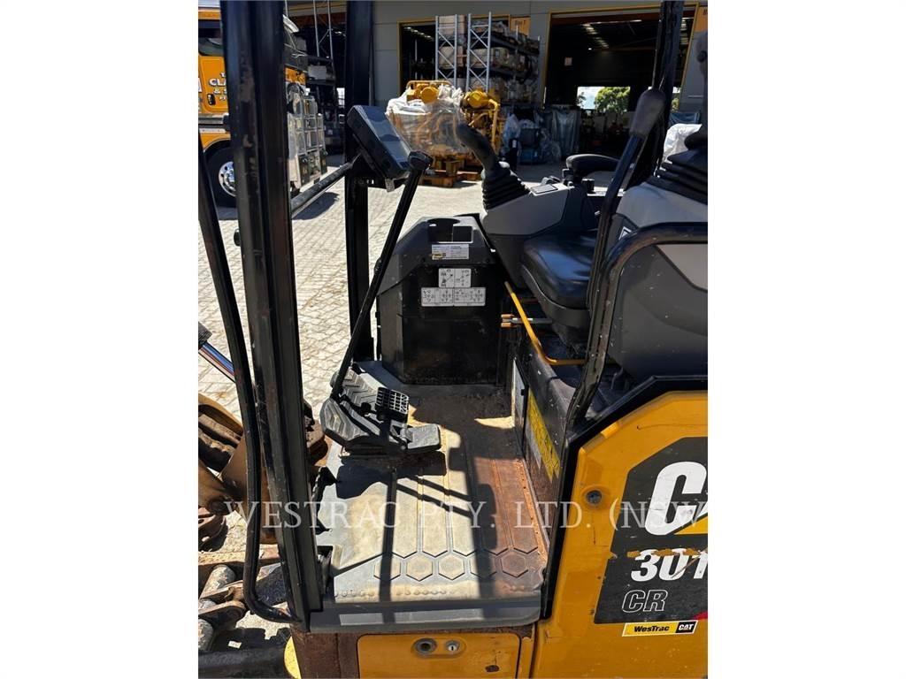 CAT 301.7-05CR حفارات زحافة