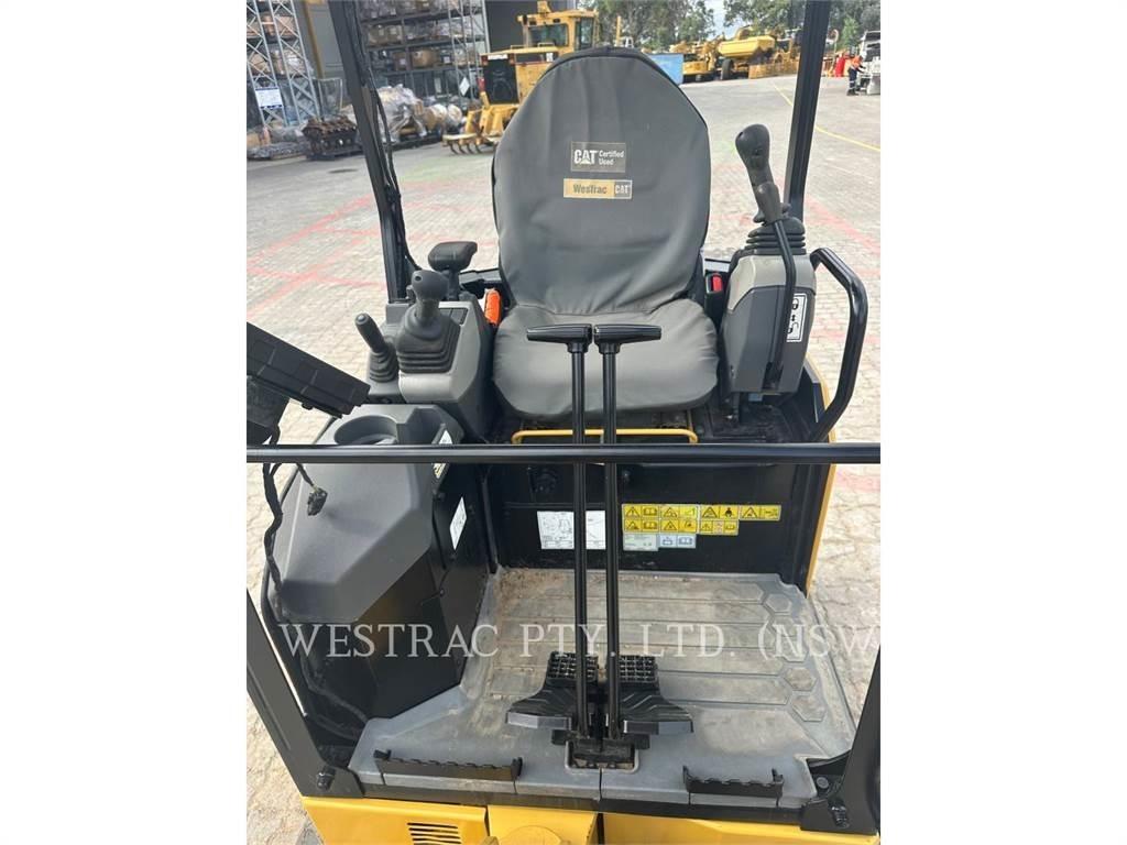 CAT 301.7-05CR حفارات زحافة