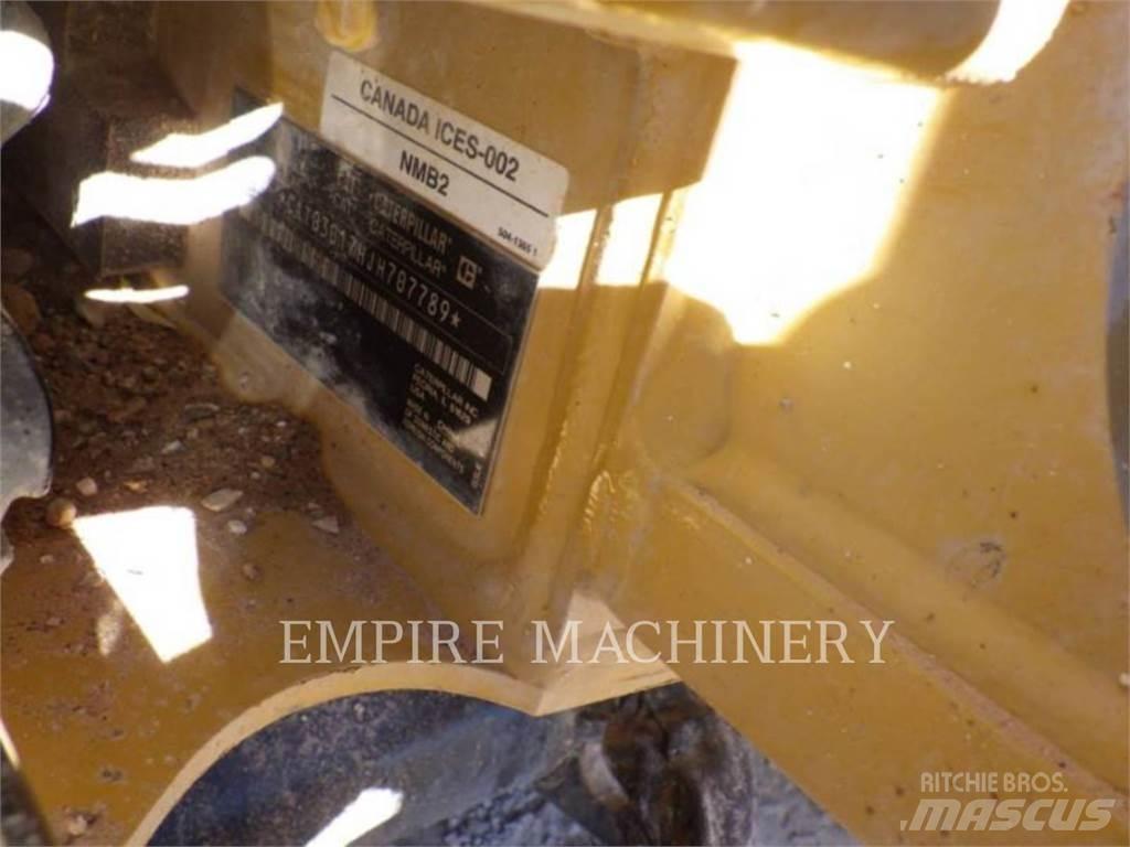 CAT 301.7-05CR حفارات زحافة