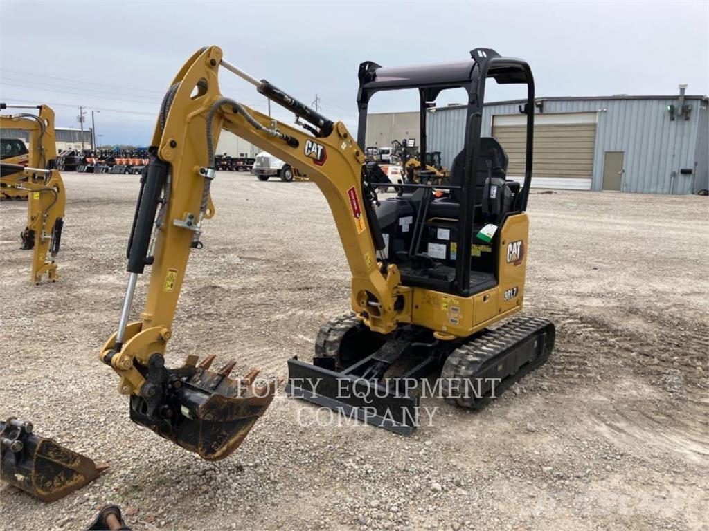 CAT 301.7-05LO حفارات زحافة