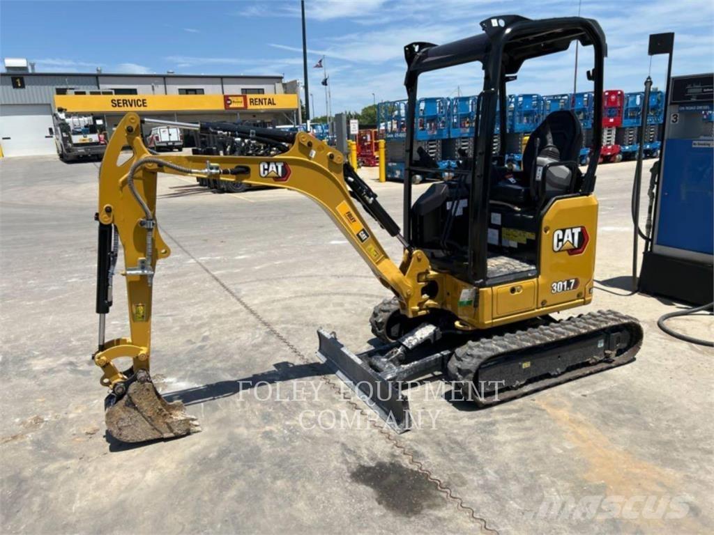 CAT 301.7-05LO حفارات زحافة