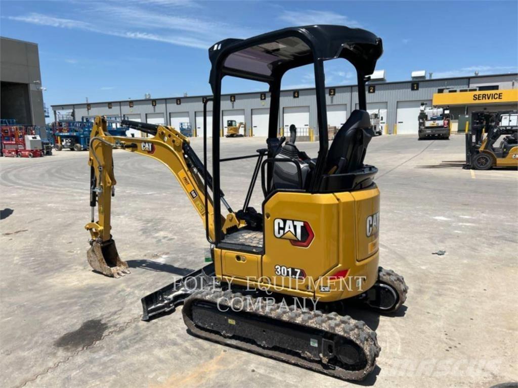 CAT 301.7-05LO حفارات زحافة