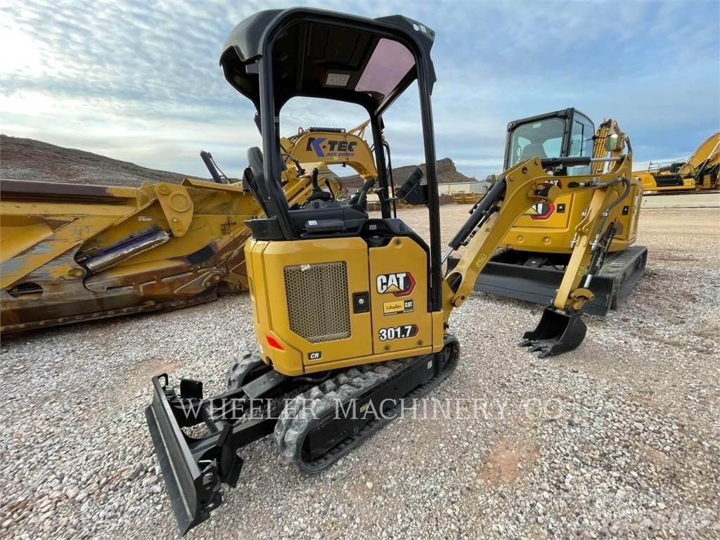 CAT 301.7 C1 حفارات زحافة