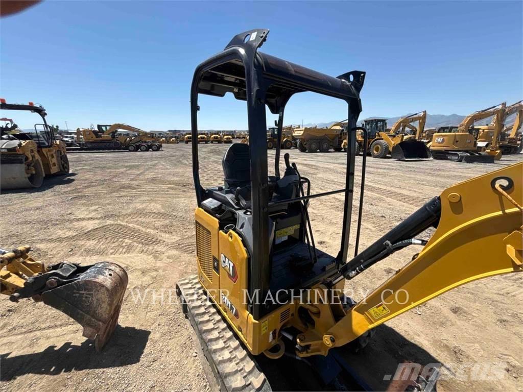 CAT 301.7 C1 حفارات زحافة