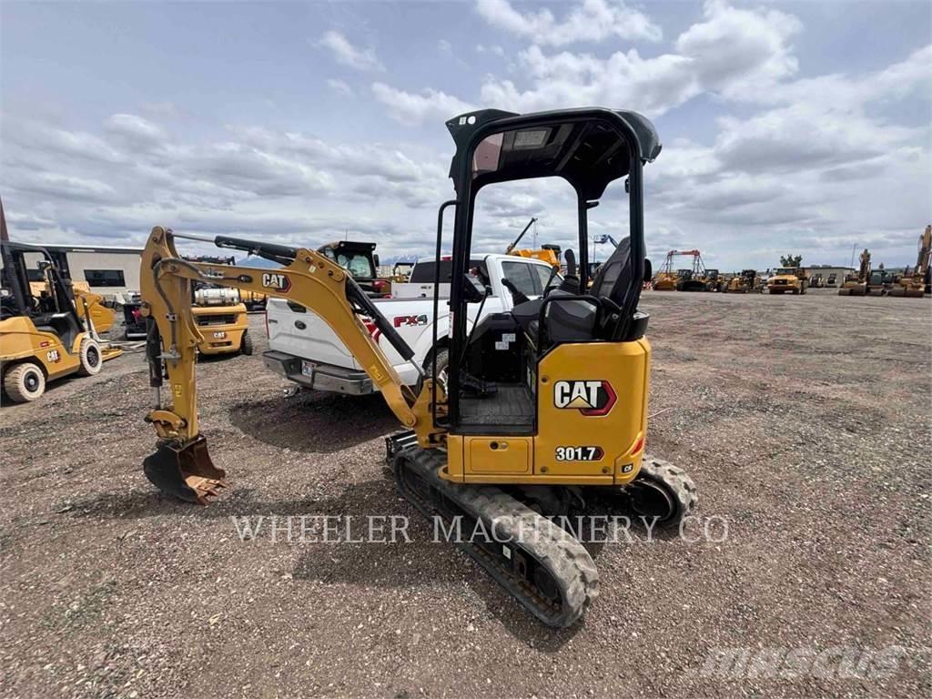 CAT 301.7 C1 حفارات زحافة