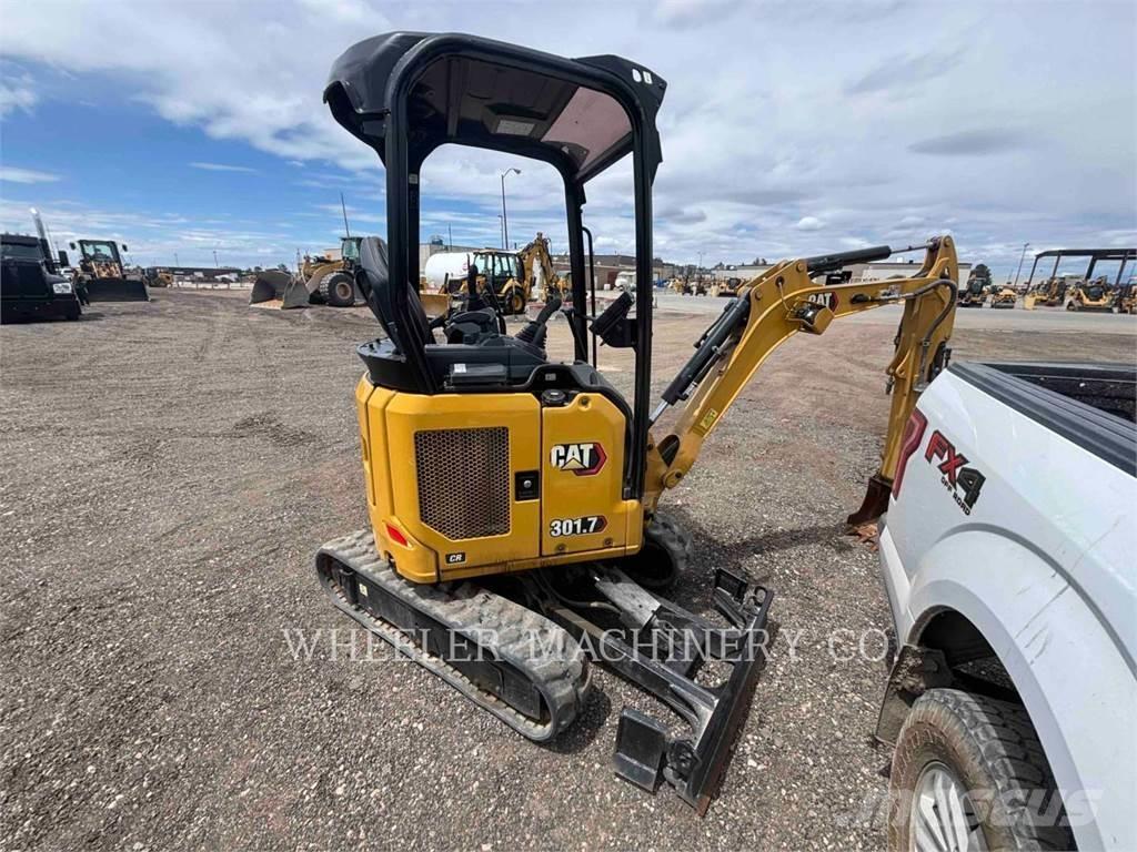 CAT 301.7 C1 حفارات زحافة