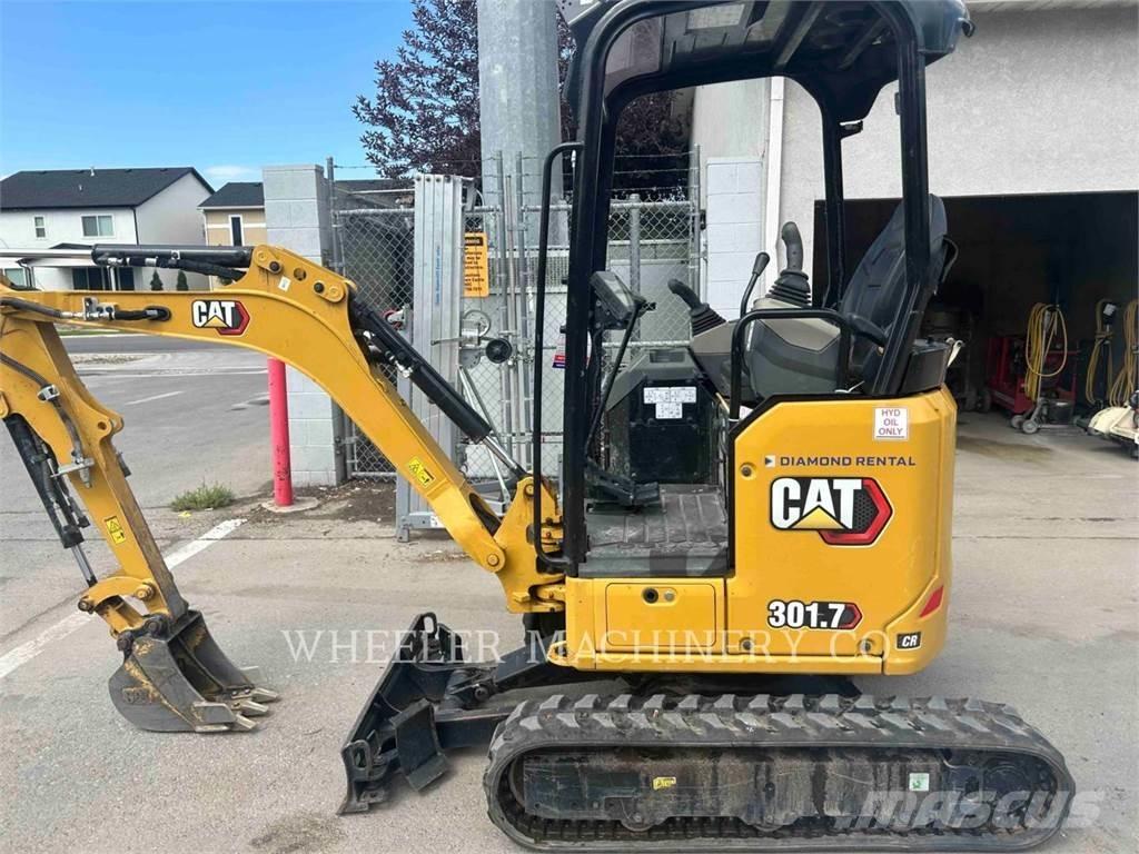CAT 301.7 C1 حفارات زحافة