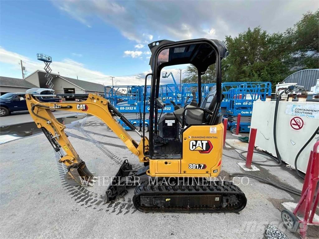 CAT 301.7 C1 حفارات زحافة
