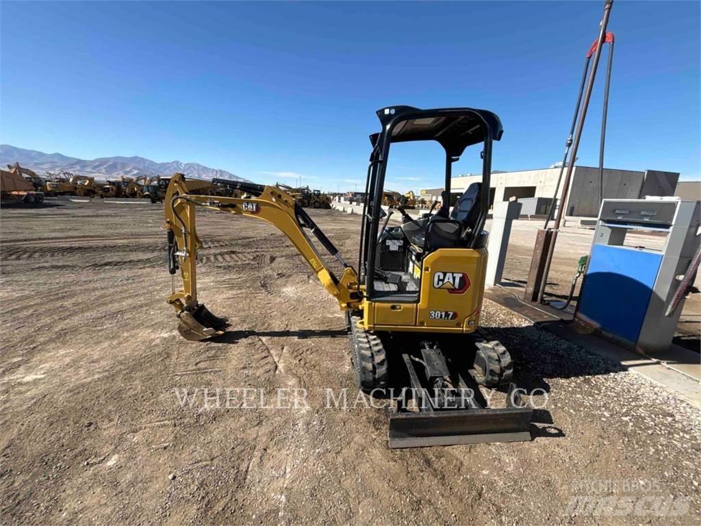 CAT 301.7 C1 حفارات زحافة