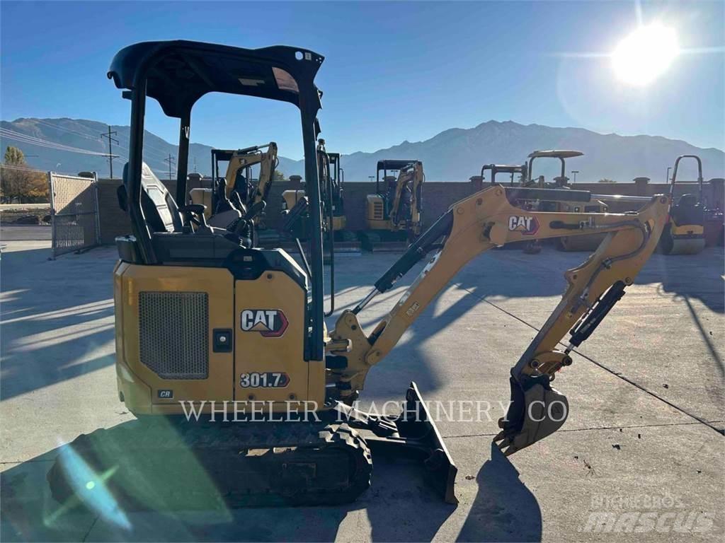 CAT 301.7 C1 حفارات زحافة