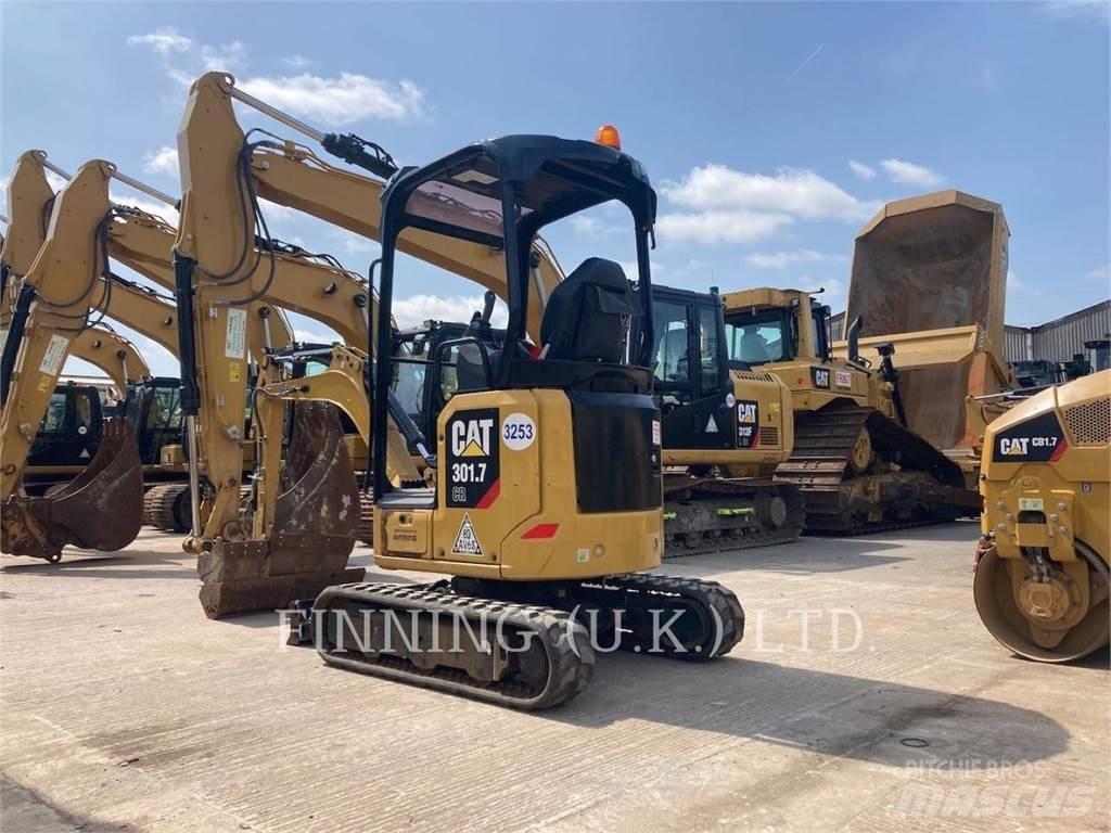 CAT 301.705 حفارات زحافة