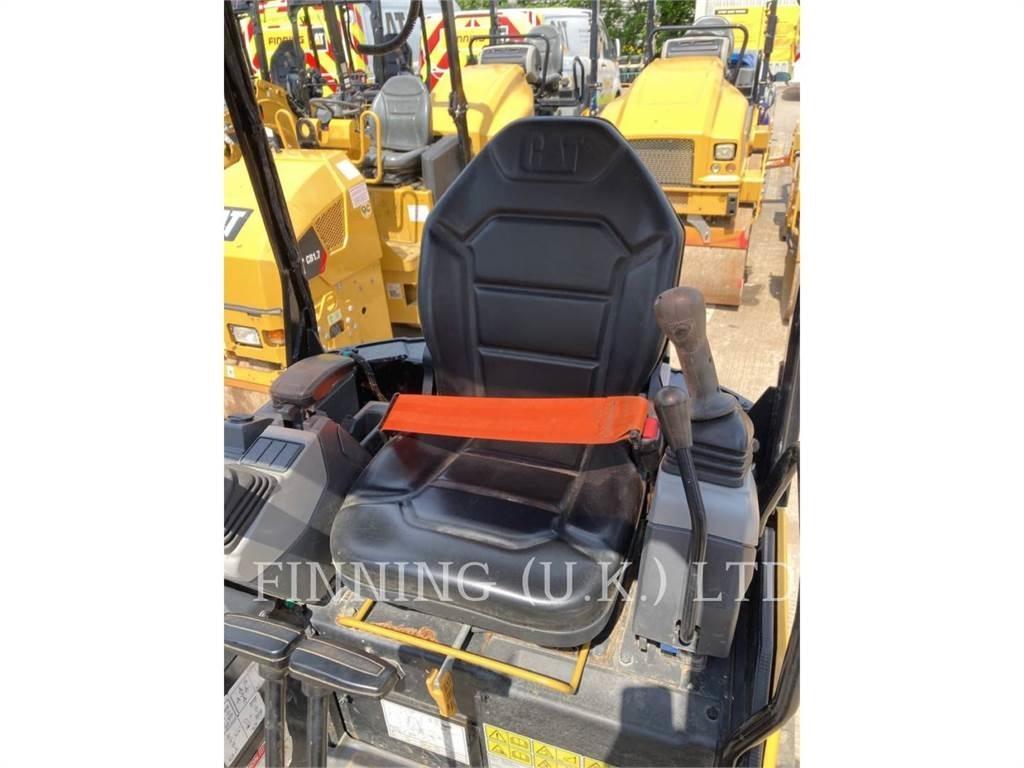 CAT 301.705 حفارات زحافة