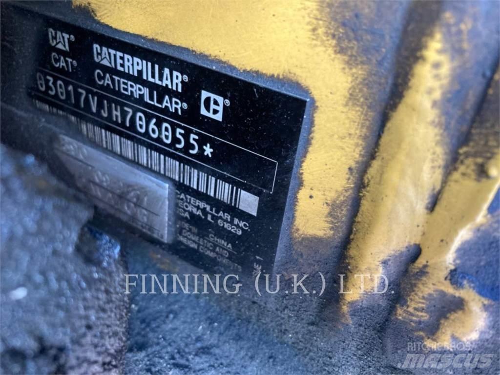 CAT 301.705ACR حفارات زحافة