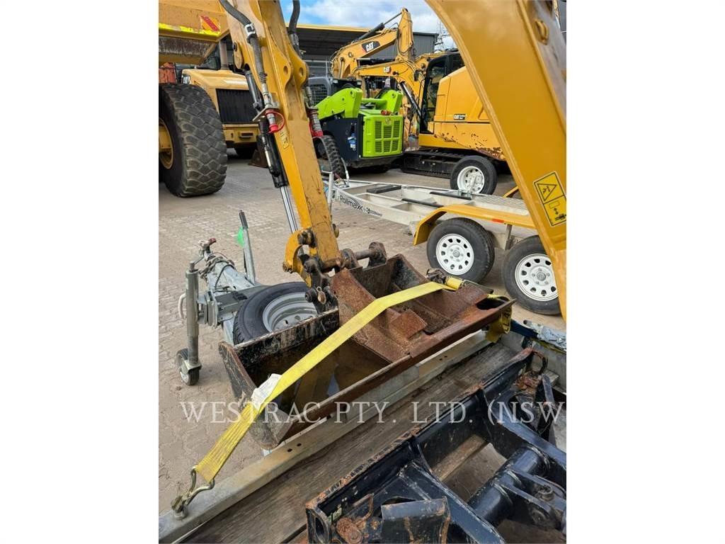 CAT 301.7CR حفارات زحافة