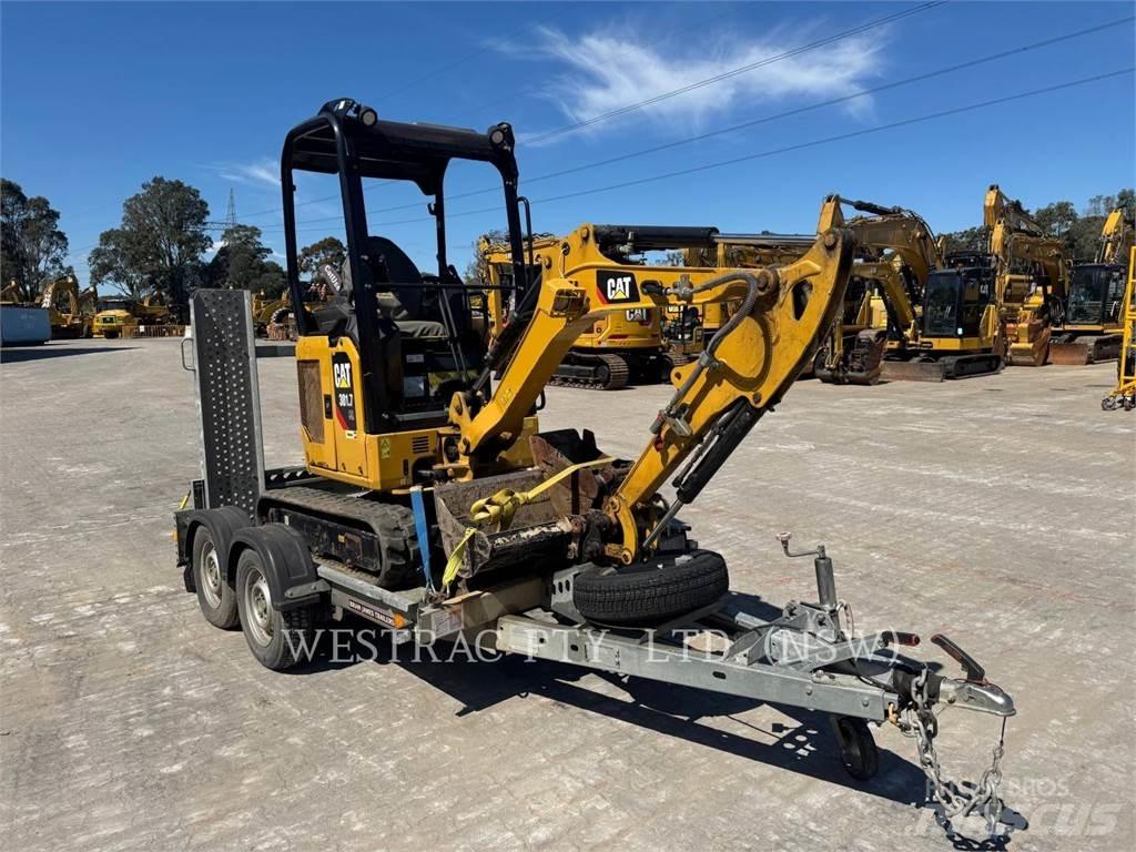 CAT 301.7CR حفارات زحافة