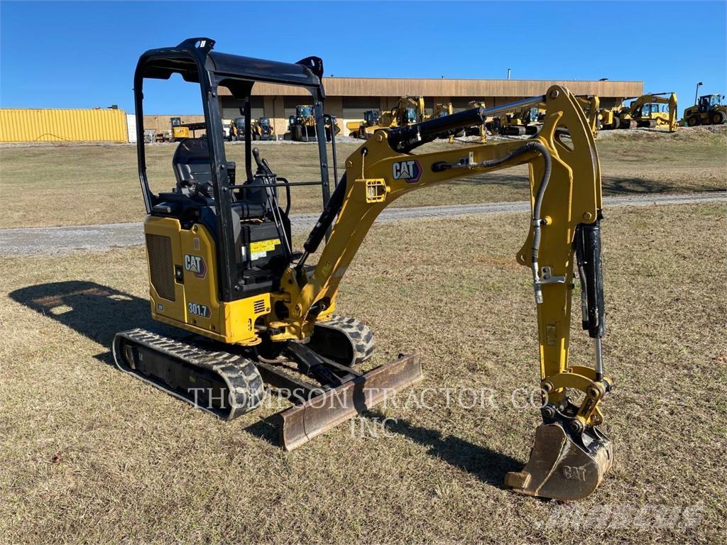 CAT 301.7CR حفارات زحافة