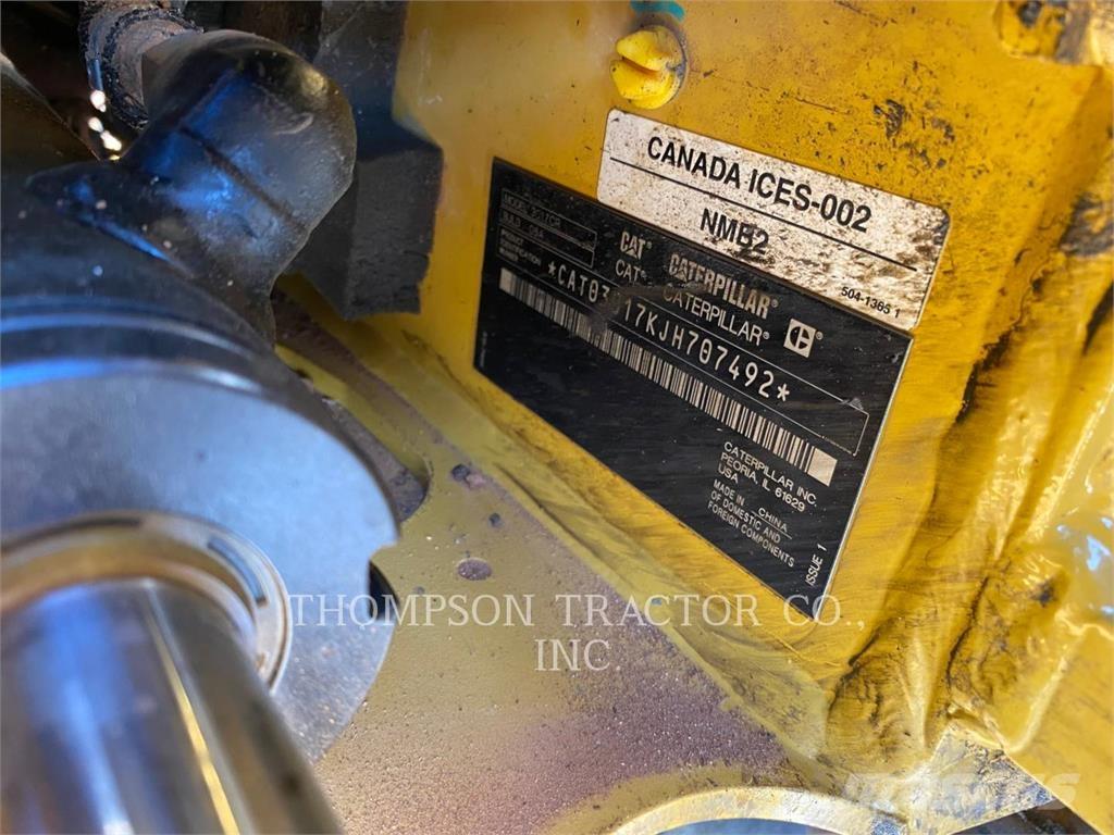 CAT 301.7CR حفارات زحافة