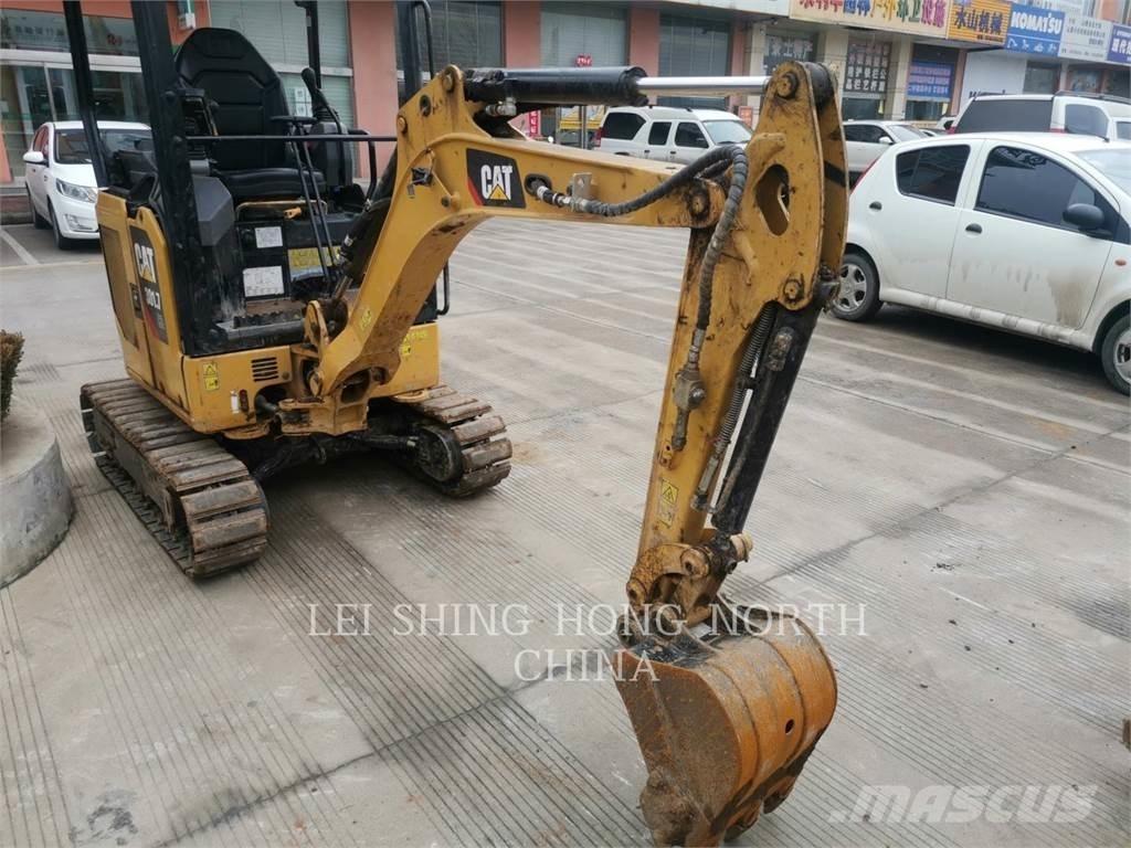 CAT 301.7CR حفارات زحافة