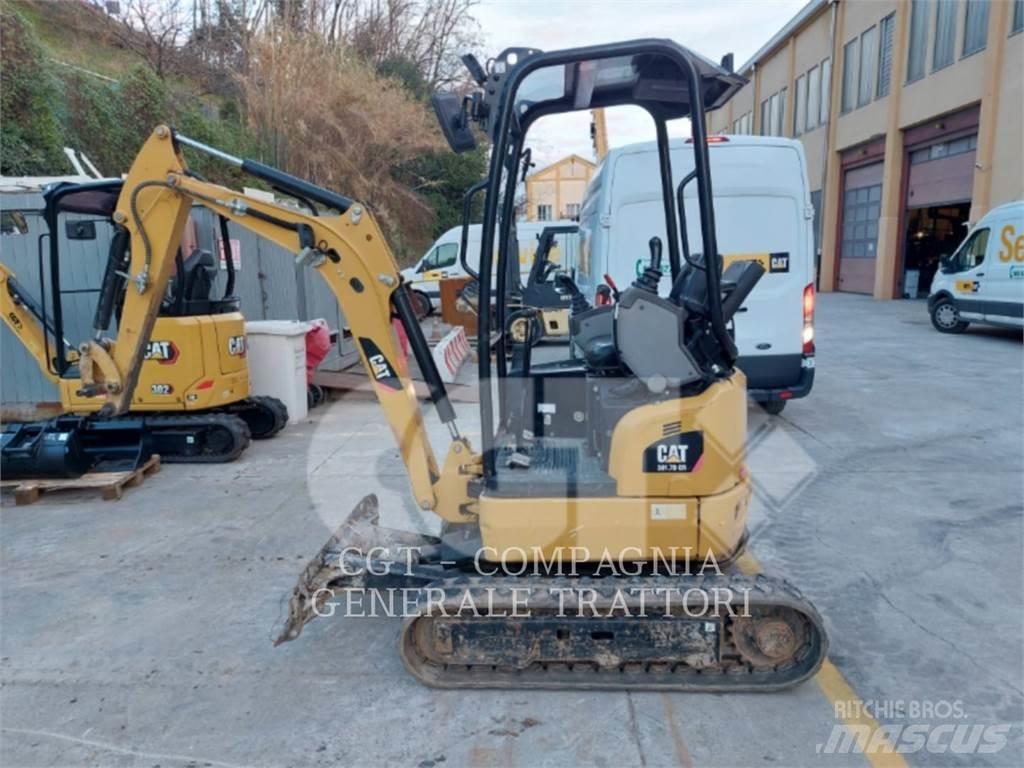CAT 301.7D حفارات زحافة