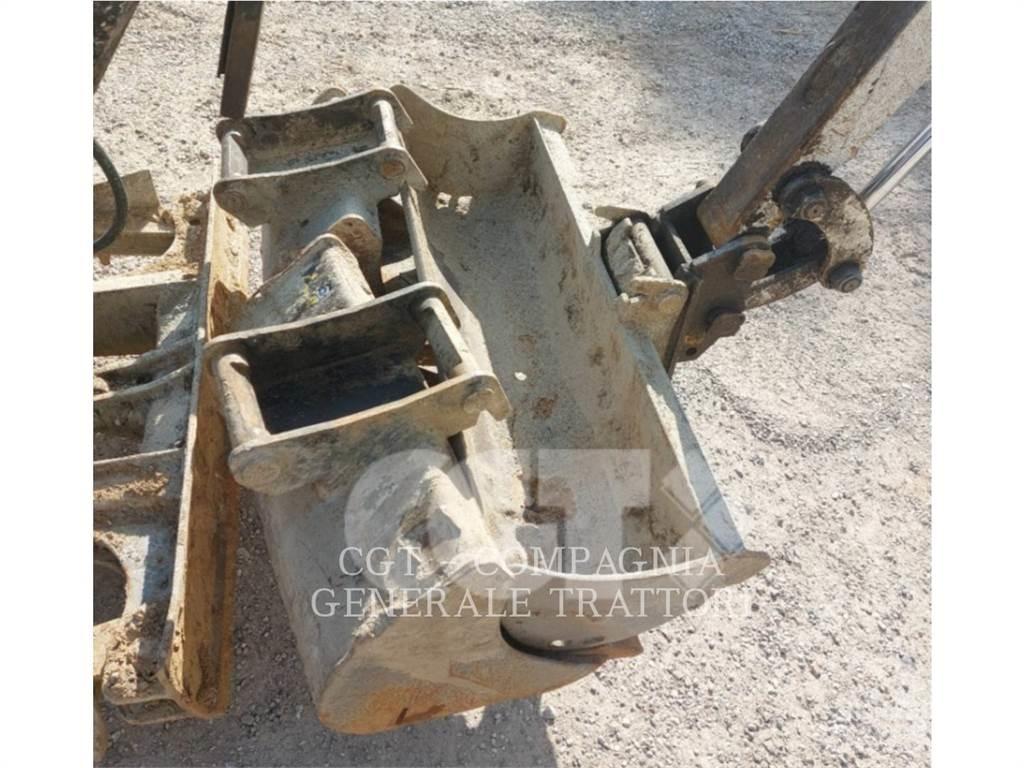 CAT 301.7D حفارات زحافة
