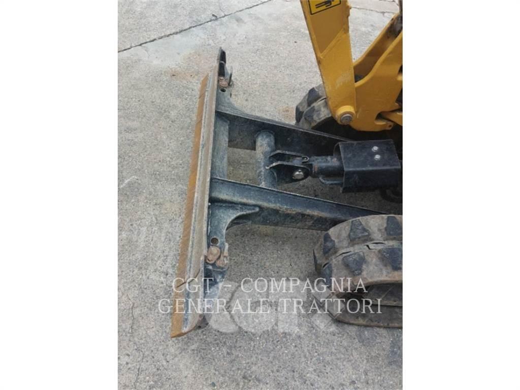 CAT 301.7D حفارات زحافة