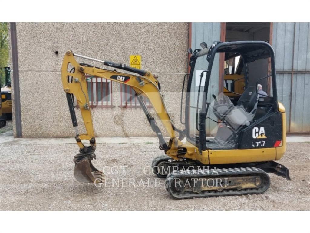 CAT 301.7D حفارات زحافة