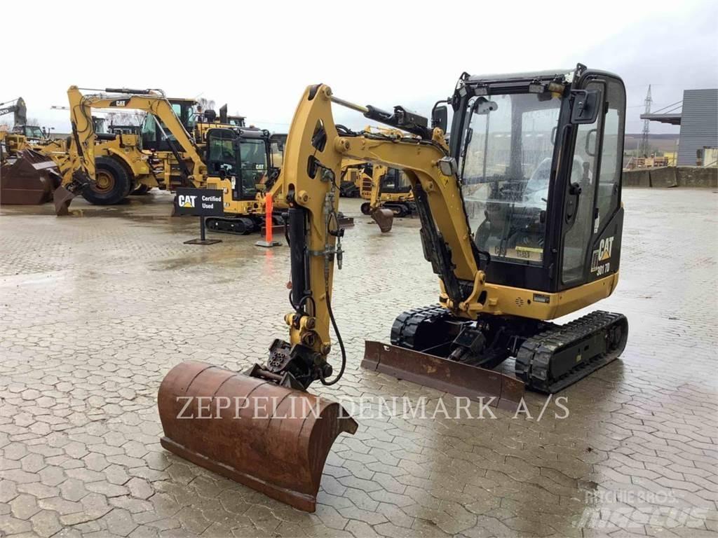 CAT 301.7D حفارات زحافة