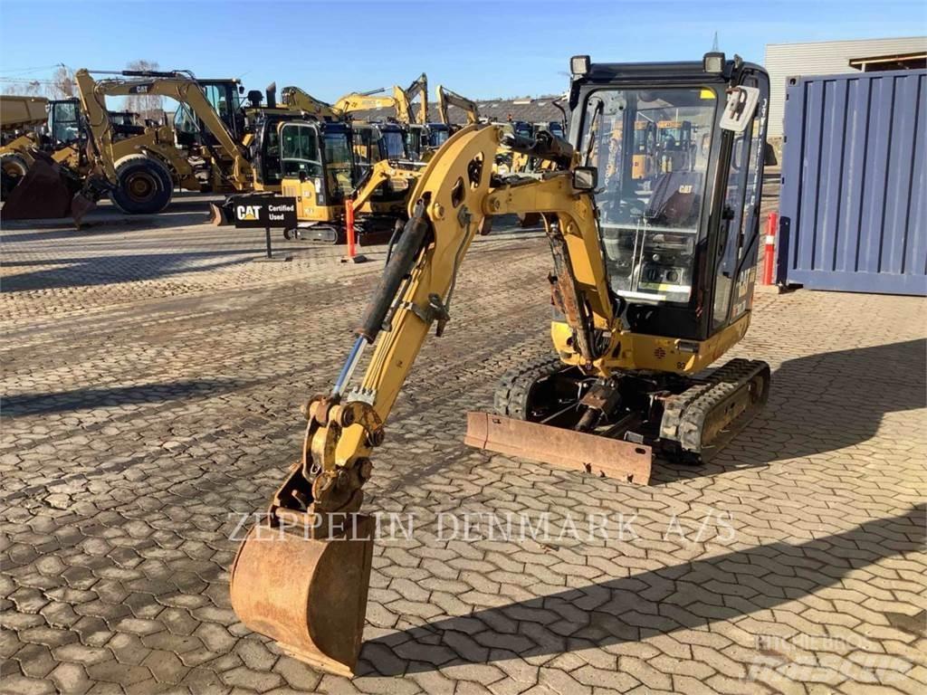 CAT 301.7D حفارات زحافة