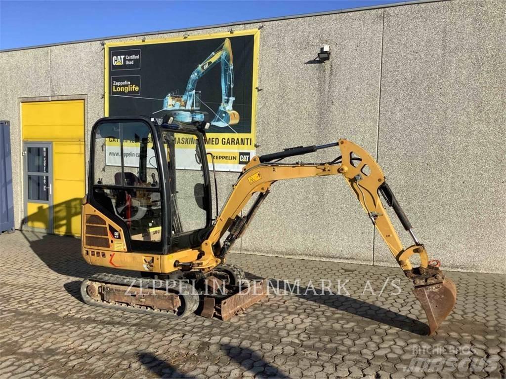 CAT 301.7D حفارات زحافة