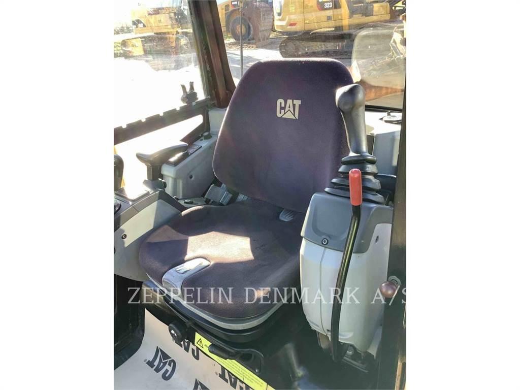 CAT 301.7D حفارات زحافة