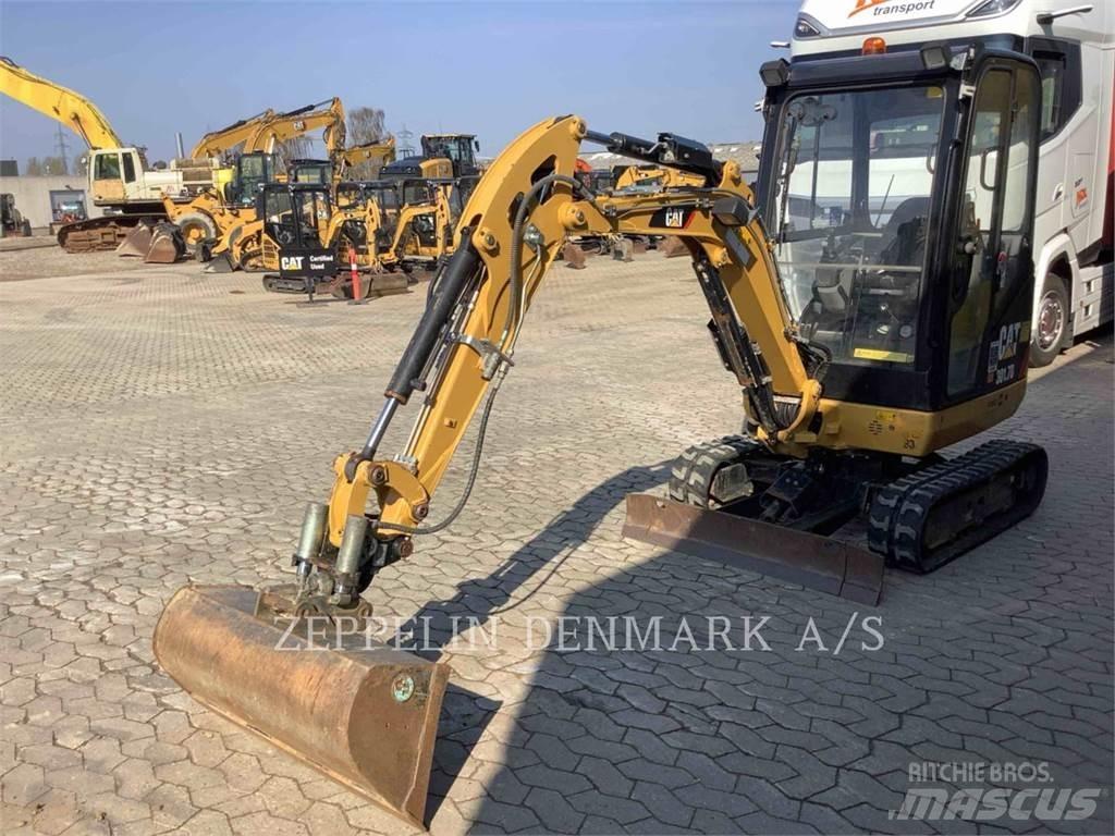 CAT 301.7D حفارات زحافة