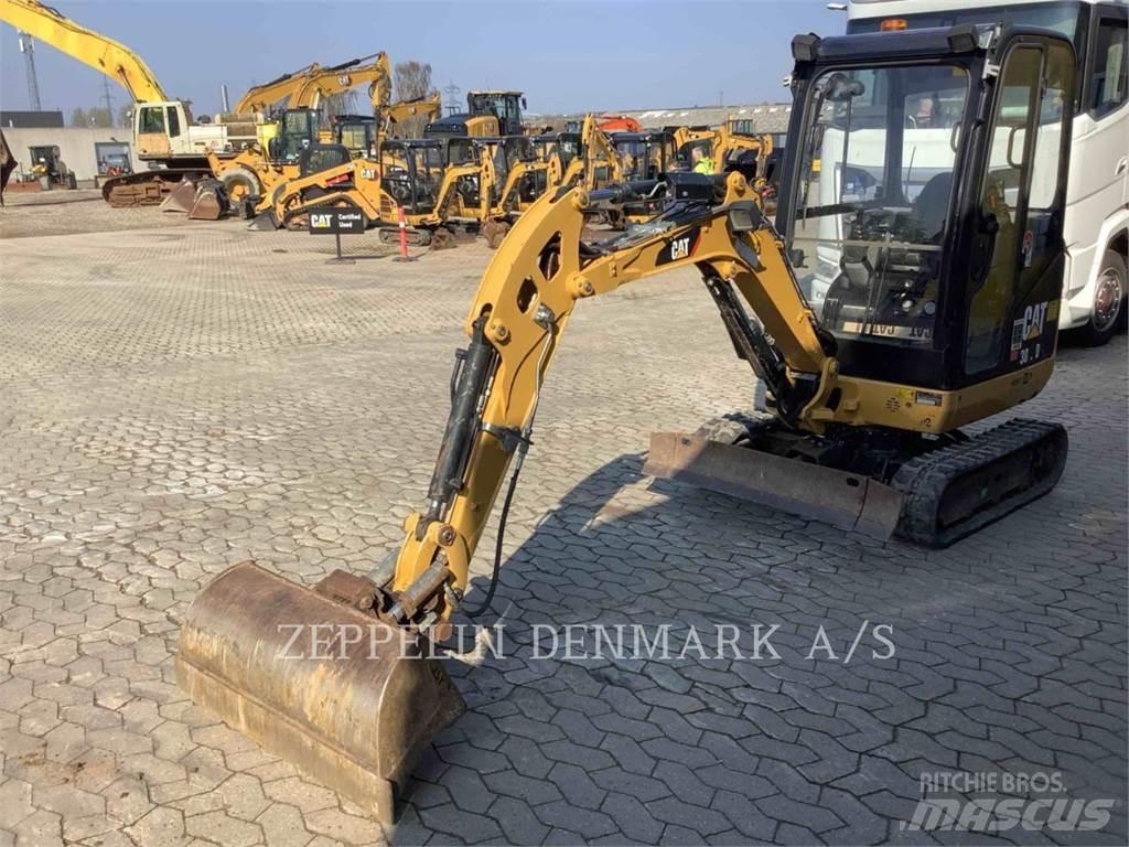 CAT 301.7D حفارات زحافة